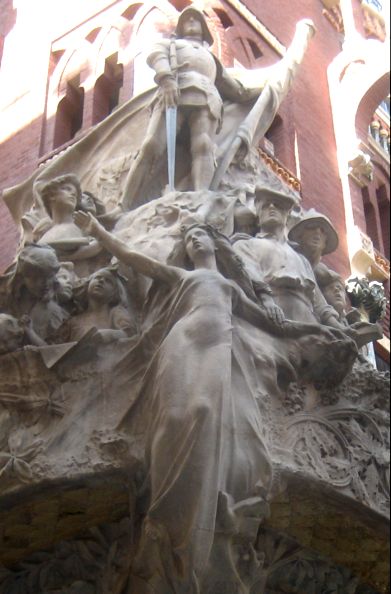 Революционная Испания. Современная скульптура.  Испания.  г. Барселона. (Фото Лимарева В.Н.)

