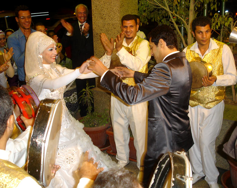 Свадебный танец или счастливый день у свекра. (Египет. Каир). Фото Лимарева В.Н.